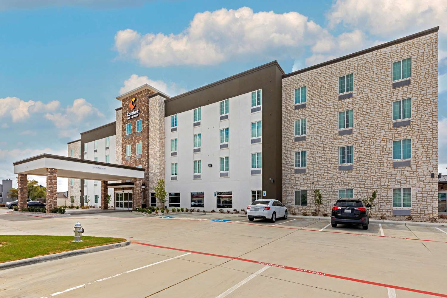 Comfort Inn & Suites Euless DFW West 43/45