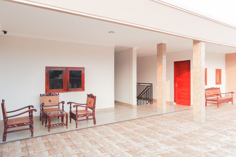 OYO 1519 Axl Residence 15/42