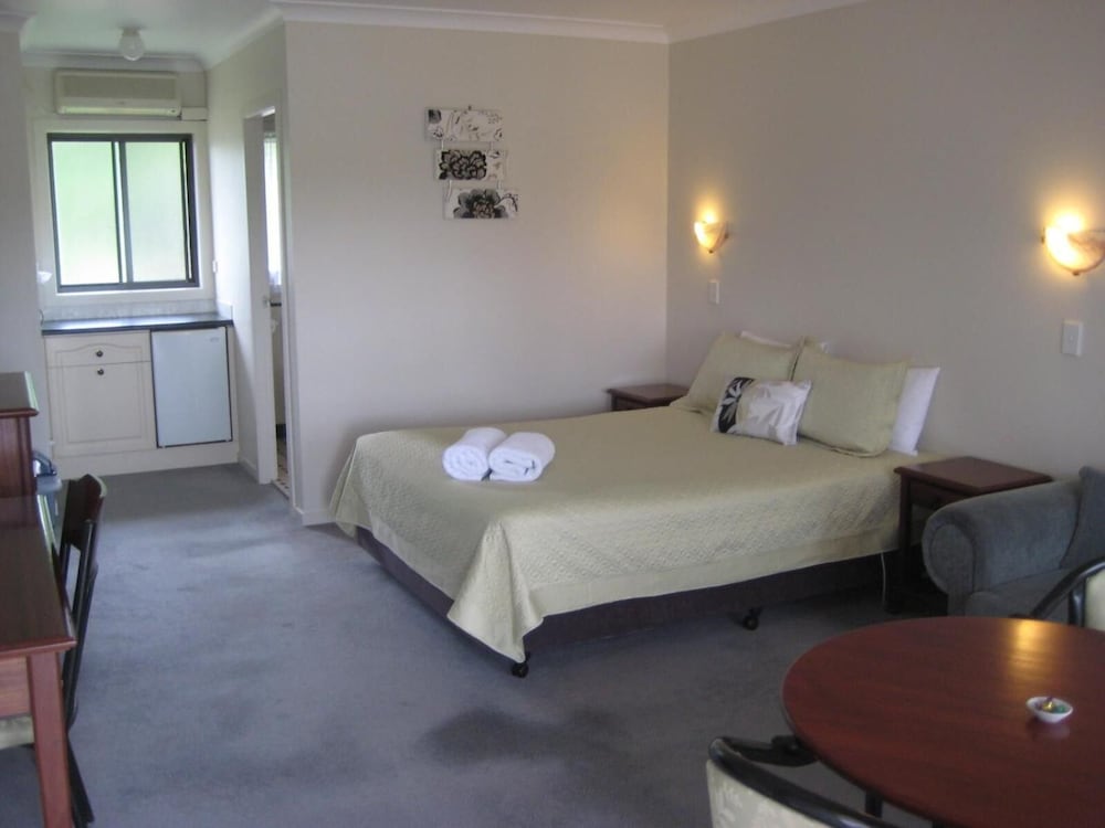 Deluxe, Queen Bed