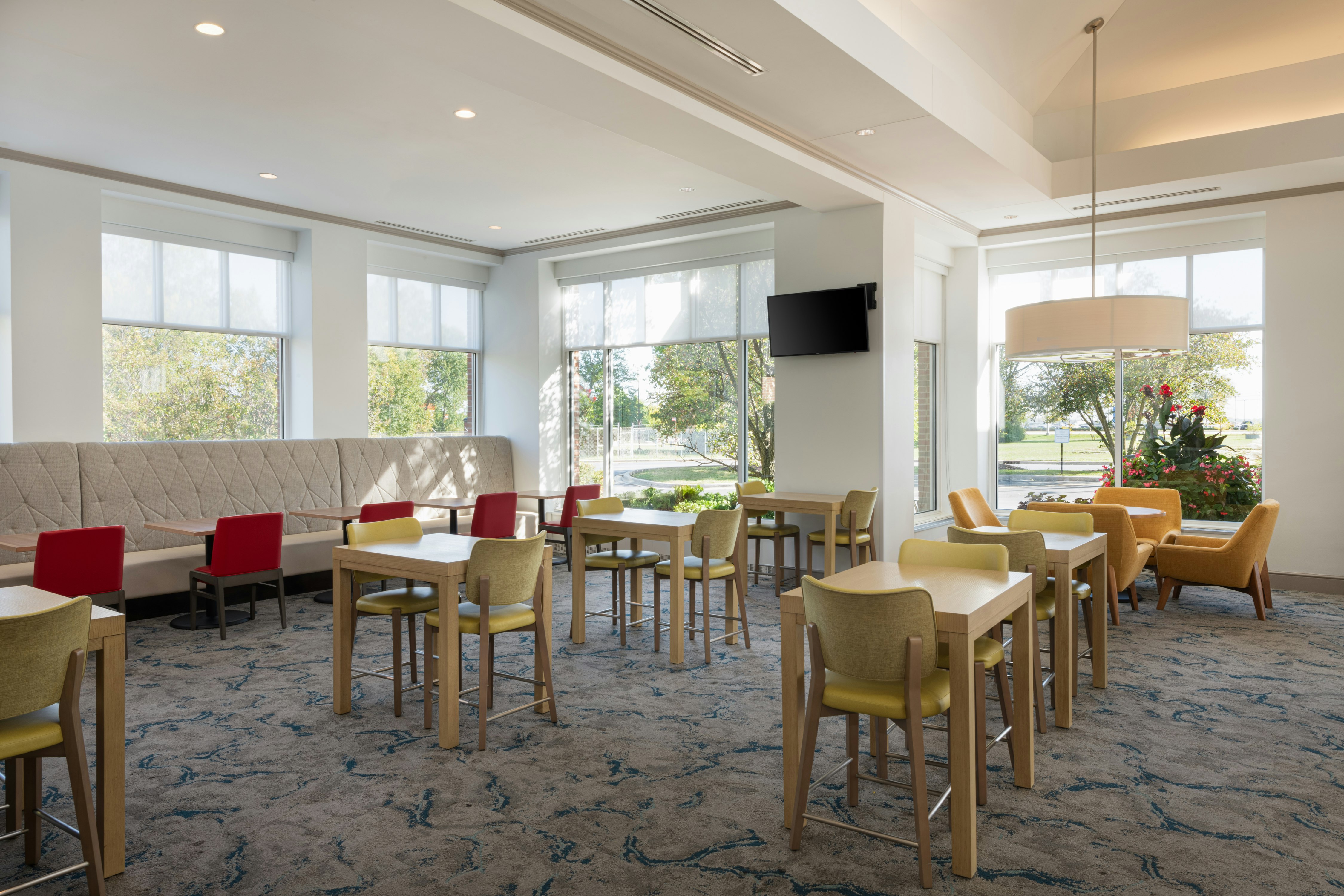 Hilton Garden Inn St. Charles 31/48