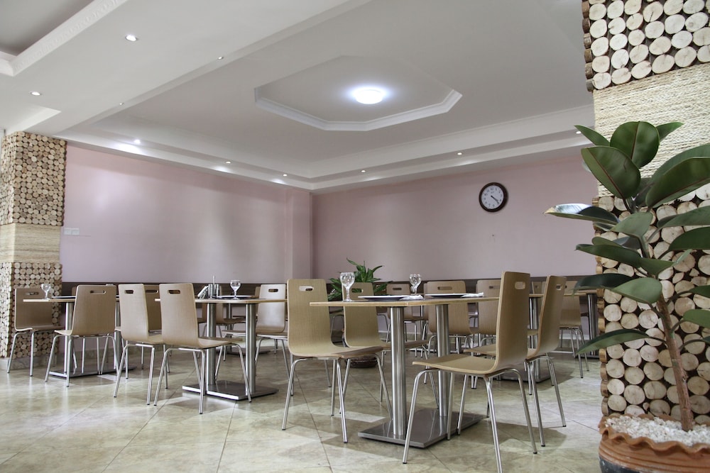 Namayiba Park Hotel 33/50