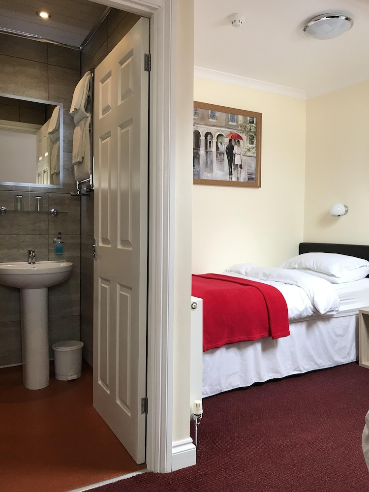 Cassandra Guest House 15/65