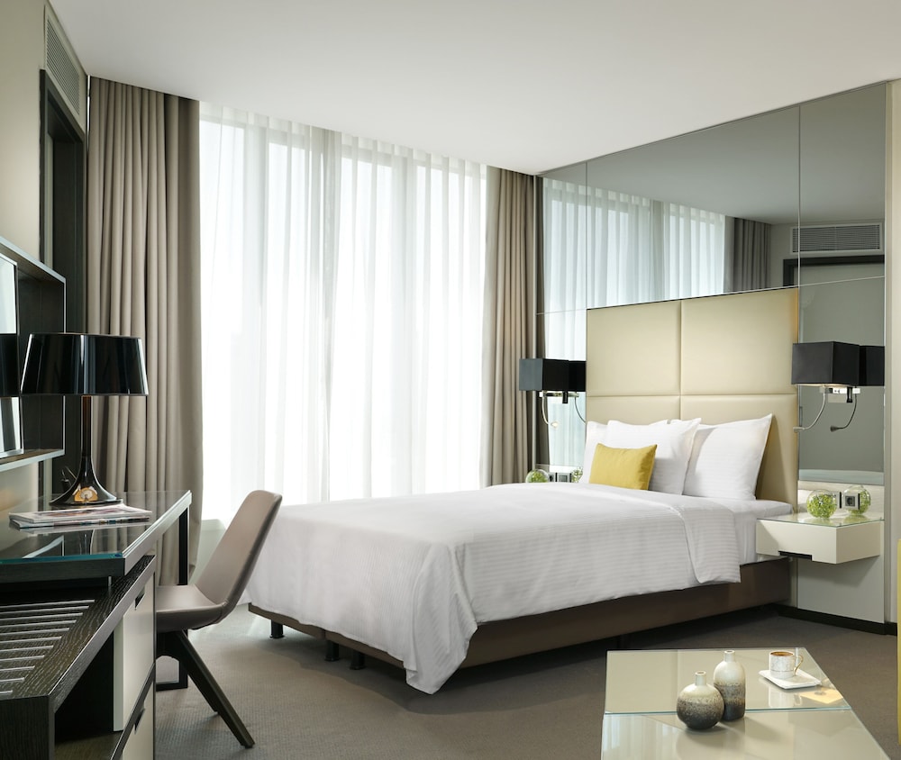 Centro, Suite, King Bed, Corner، Centro Westside Rotana 3/8