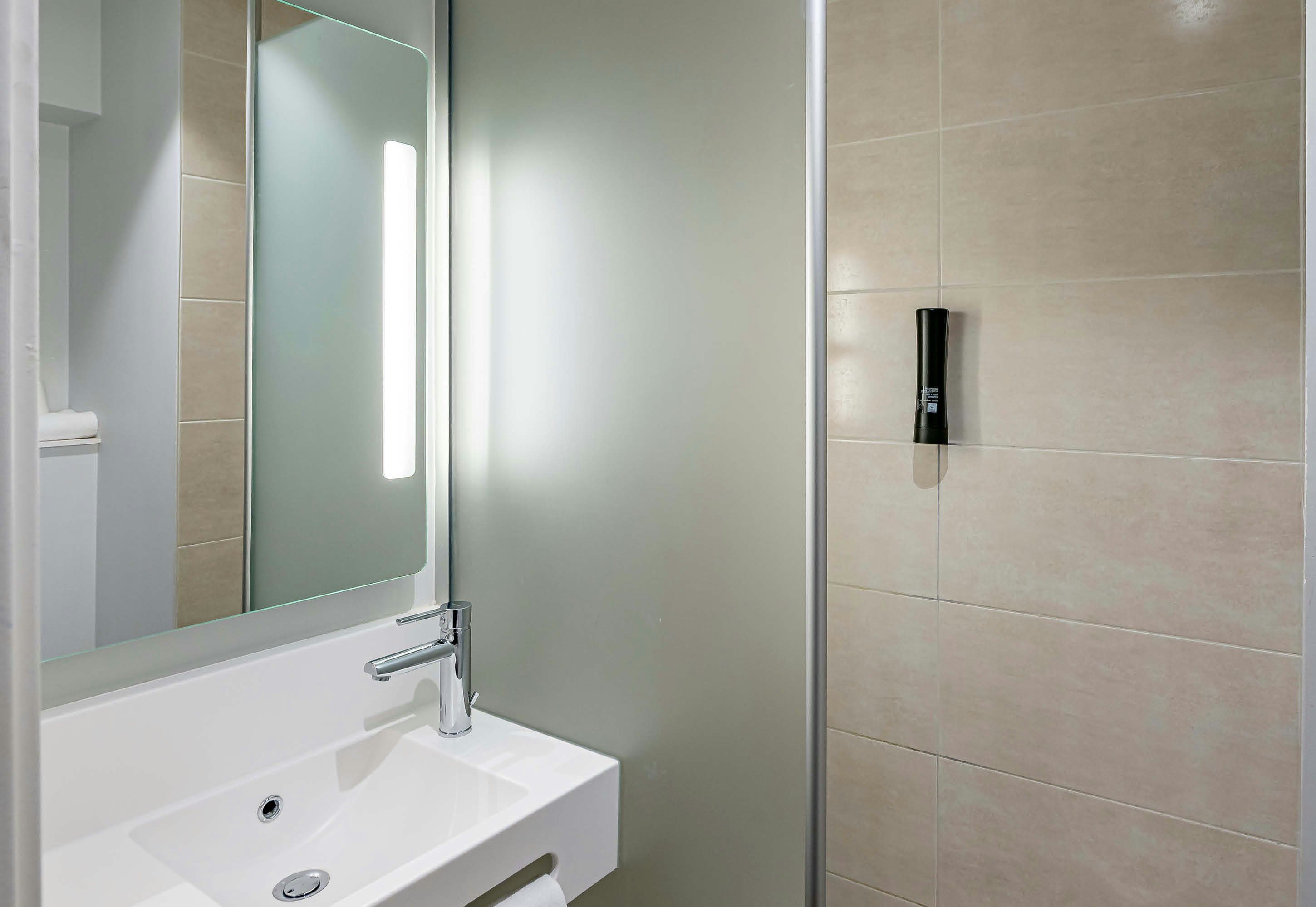 B&B Hotel Bordeaux Bassins a Flot 46/48