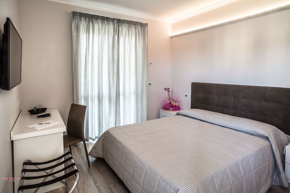 STANDARD, DOUBLE OR TWIN BED