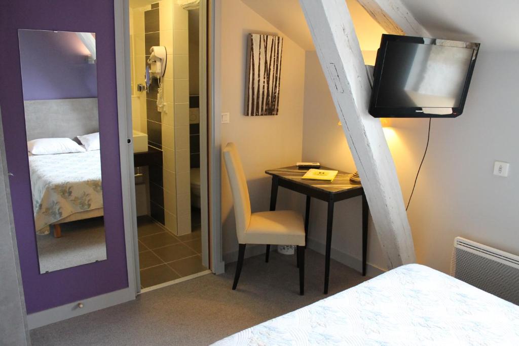 AUBERGE DE LA TOUR 12/26