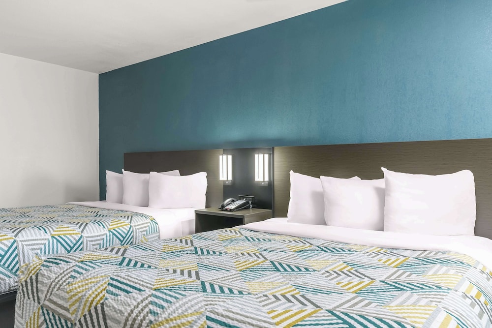 Studio6 Suites Madera, CA - Yosemite 36/51