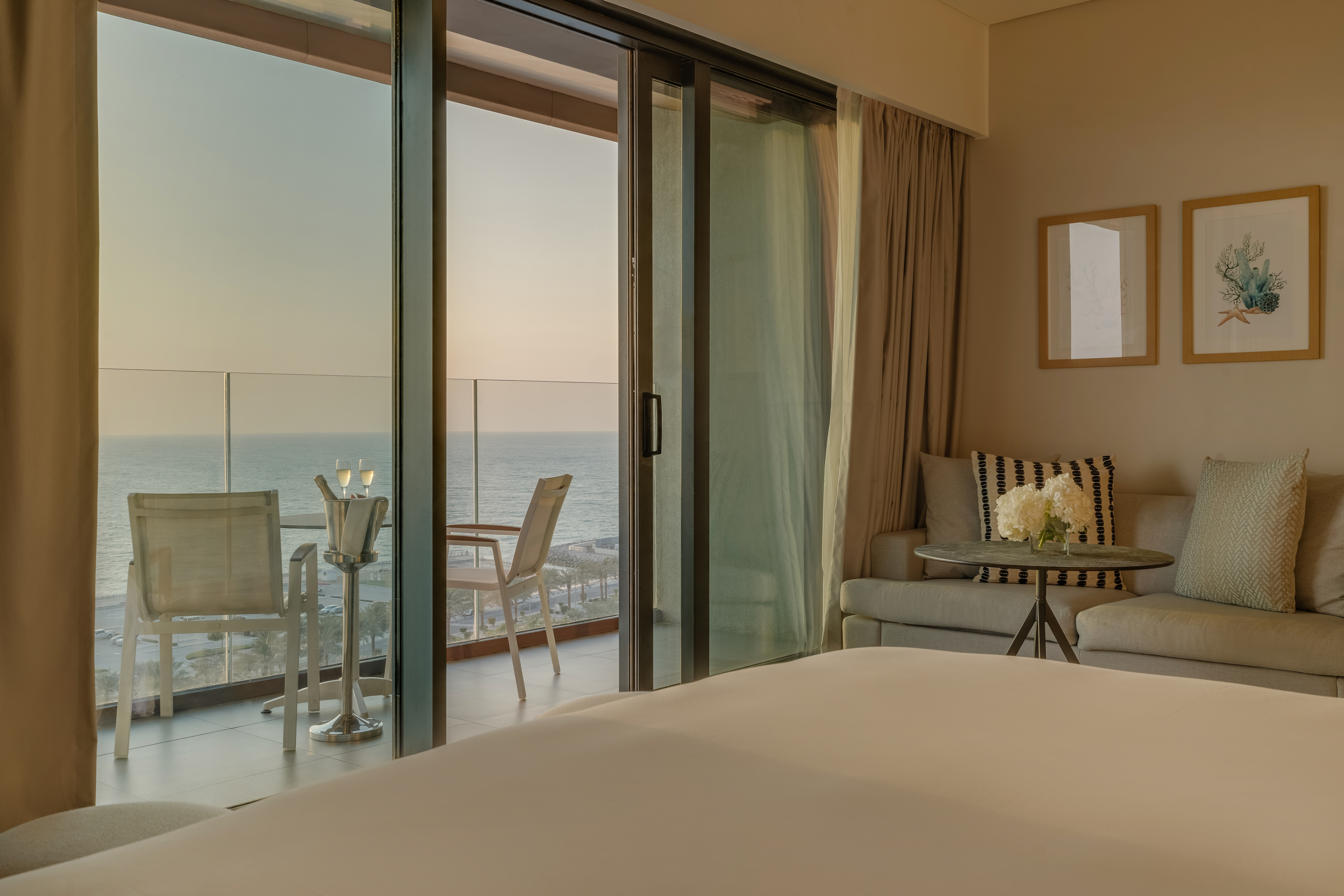 Superior, King Bed, Sea View, Movenpick Resort Al Marjan Island 4/6