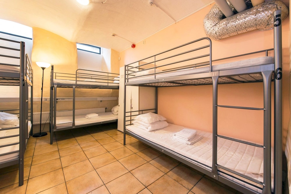 Mixed Dorm, 6 Beds