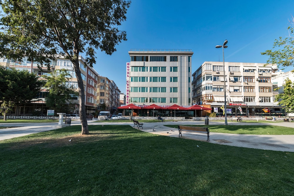 Cevheri S Hotel 49/53