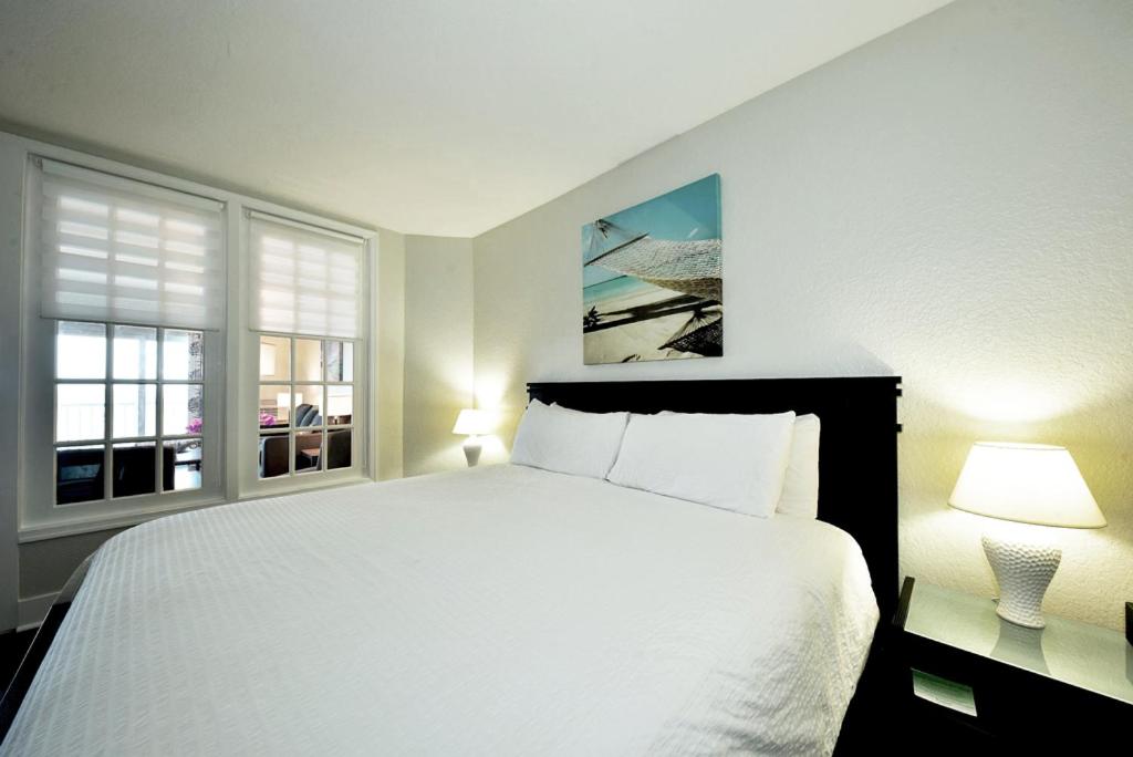 Suite, King Bed, Ocean Front, Sofa