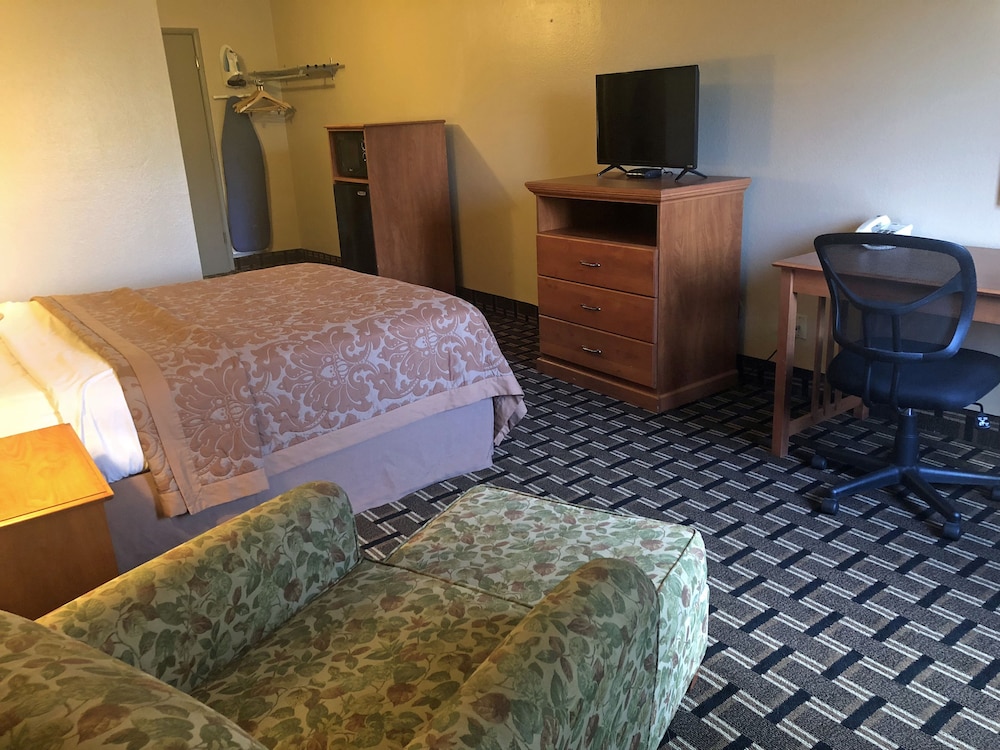 Fairbridge Inn Suites Lewiston 13/48