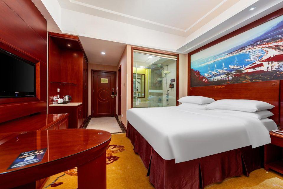 Deluxe, Double Bed
