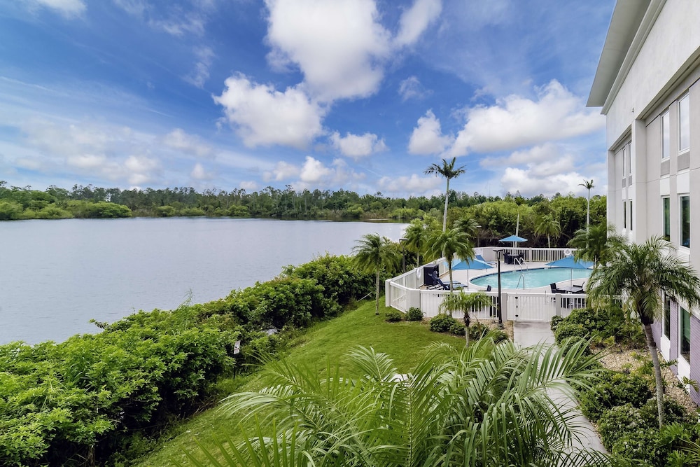Holiday Inn Express Hotel and Suites Port Charlotte 28/34