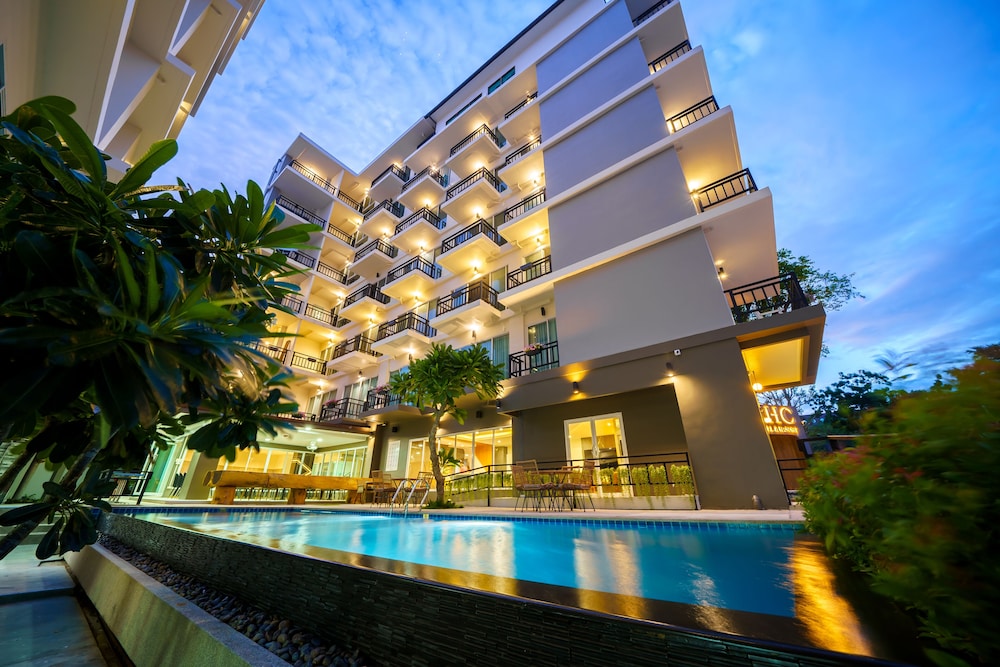 LHC Hotel and Resort 9/75