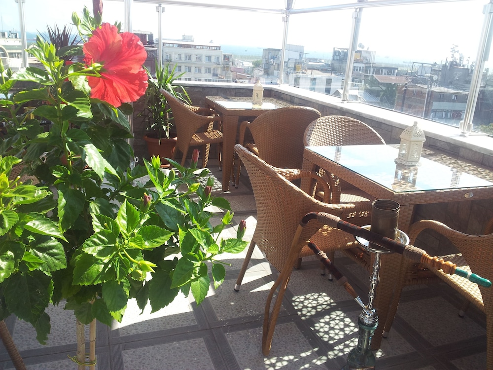Erbazlar Hotel 42/45