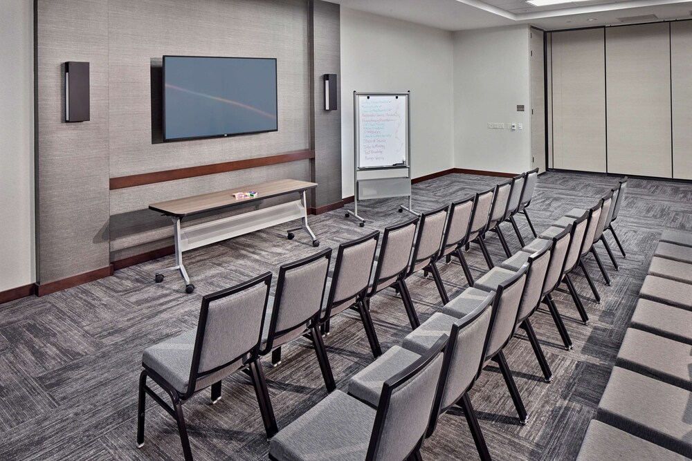 Hyatt Place State College 57/61