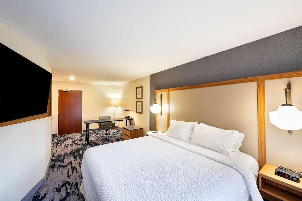 Fairfield Inn & Suites St. Louis Chesterfield 2/23
