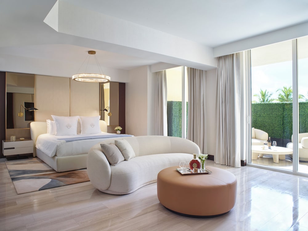 1 BEDROOM, VILLA, OCEAN FRONT