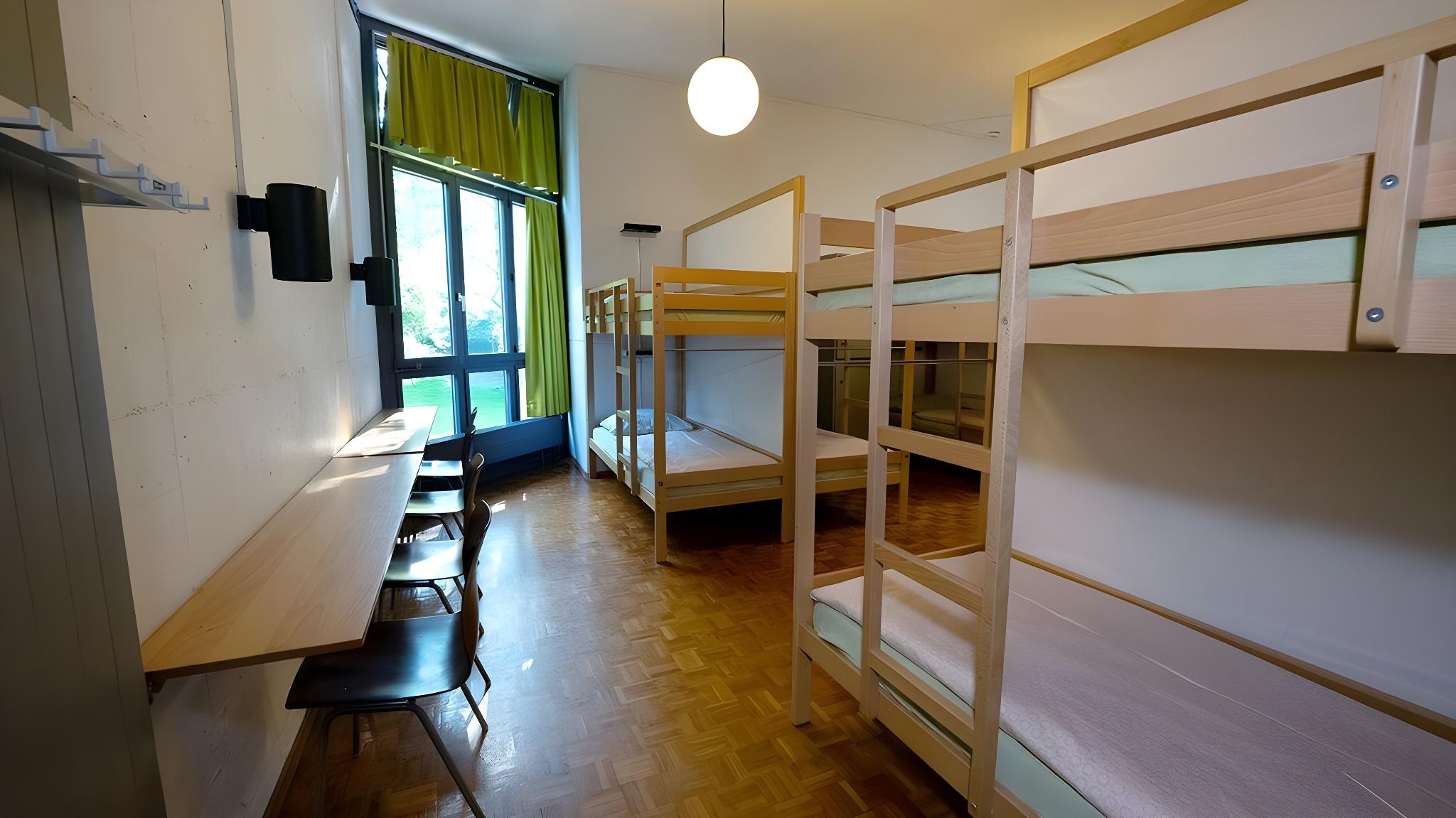 Female Dorm, 20 Beds