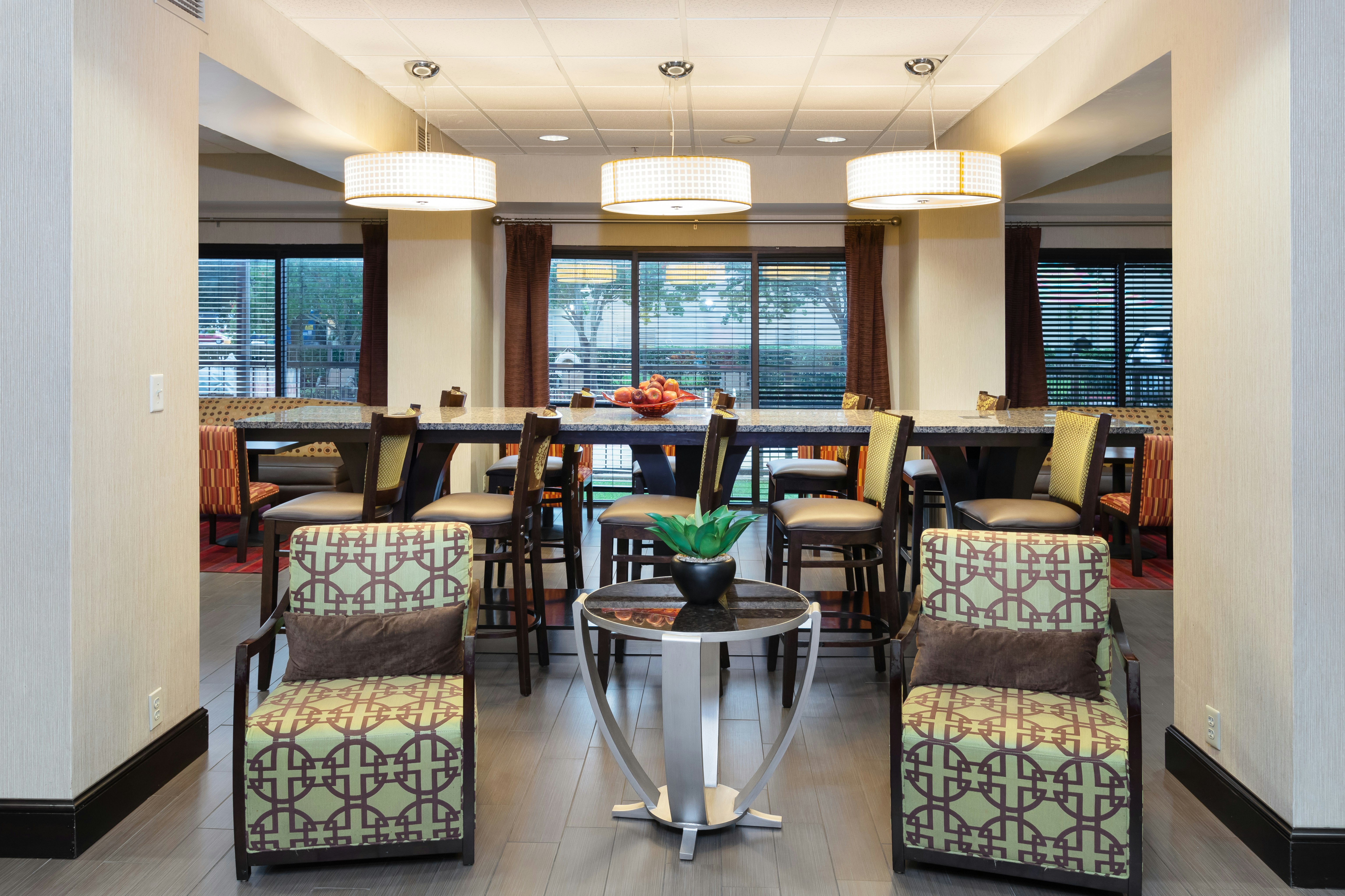 Hampton Inn Houma 12/25