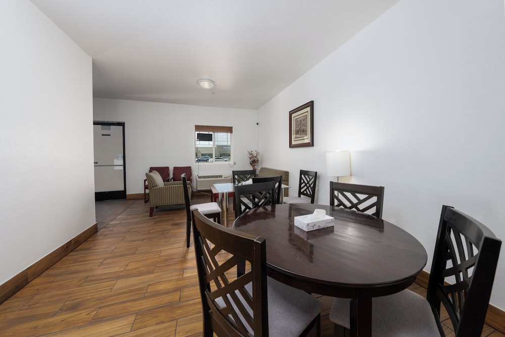 America Inn Suites 32/45