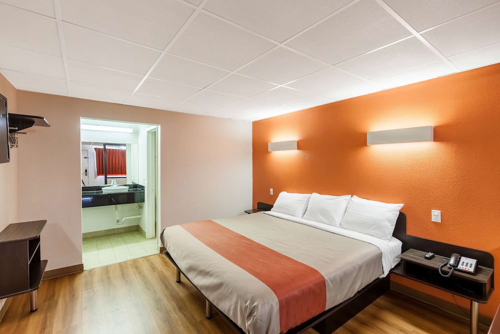 Motel6 Fort Worth, TX - Stockyards 8/29
