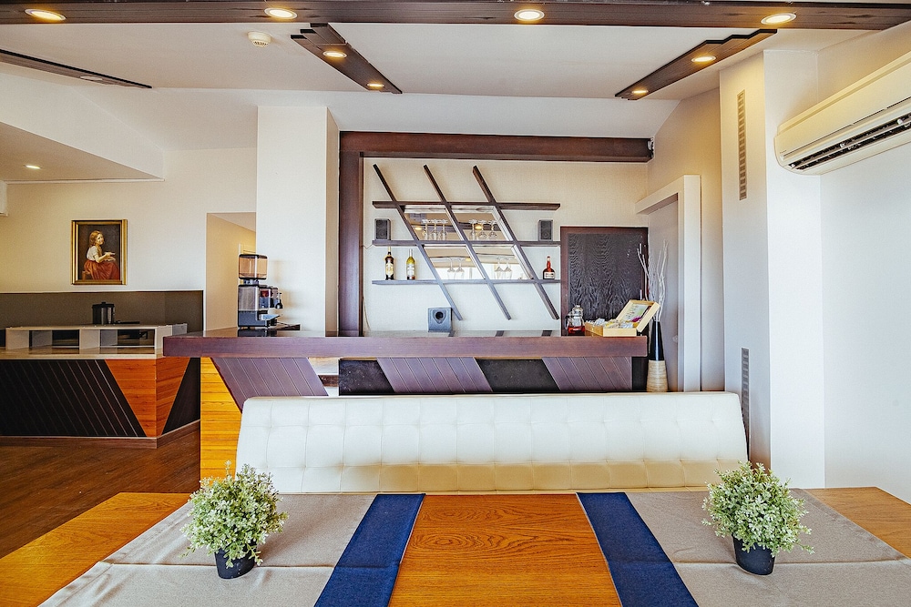 Comfort Beige Hotel 2/50