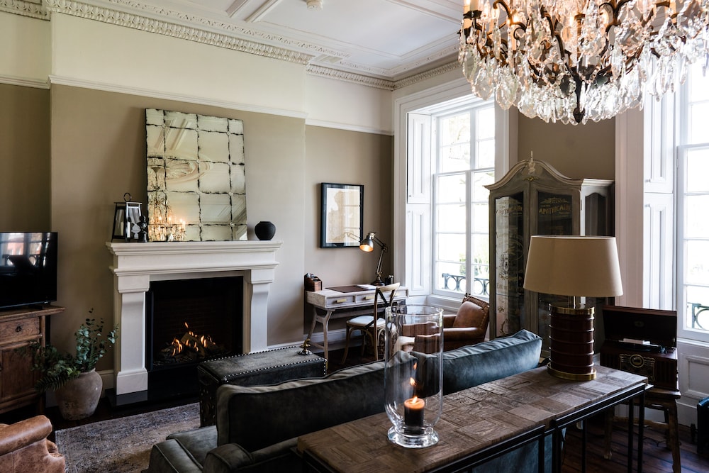 The Regency 31/49