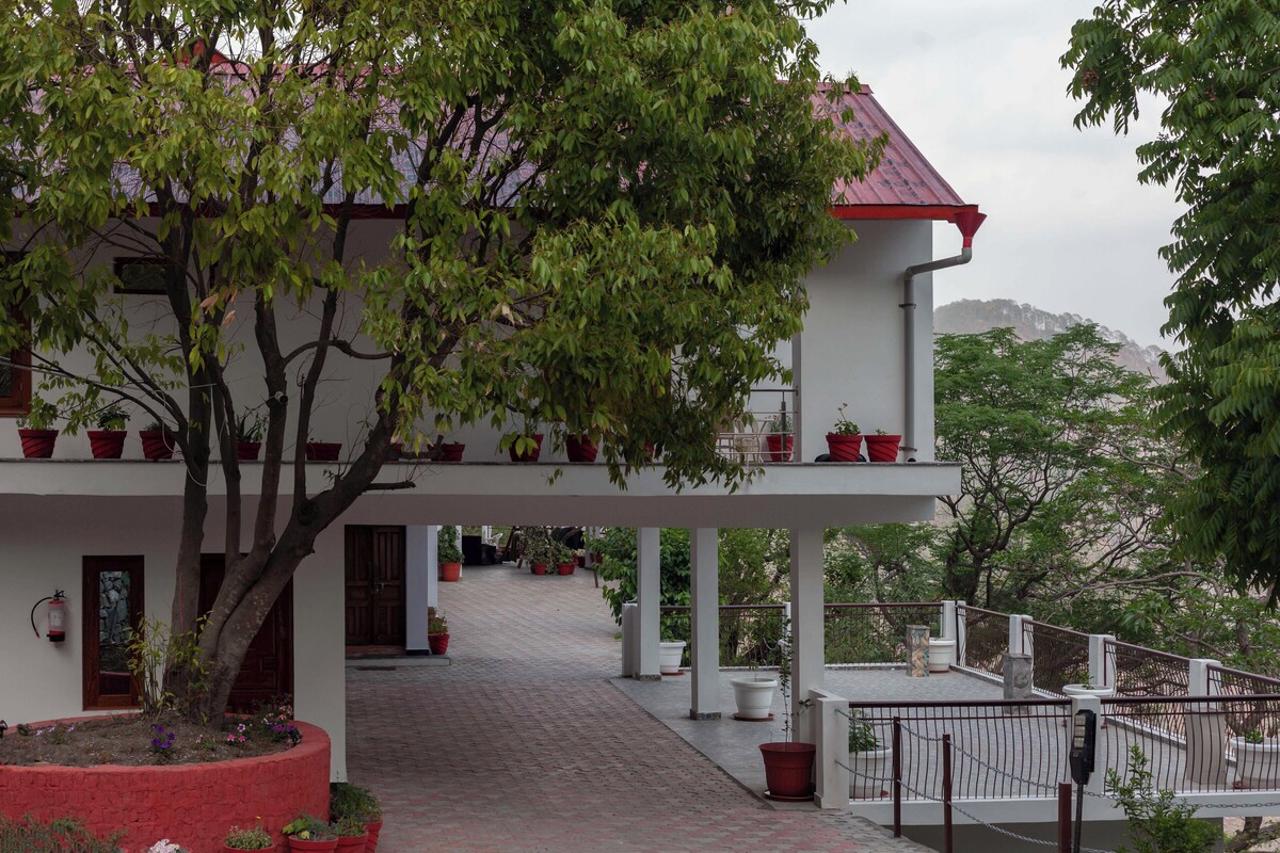 Alaya Stays 2 BHK with Mountain view - Amara Twilight 7/8