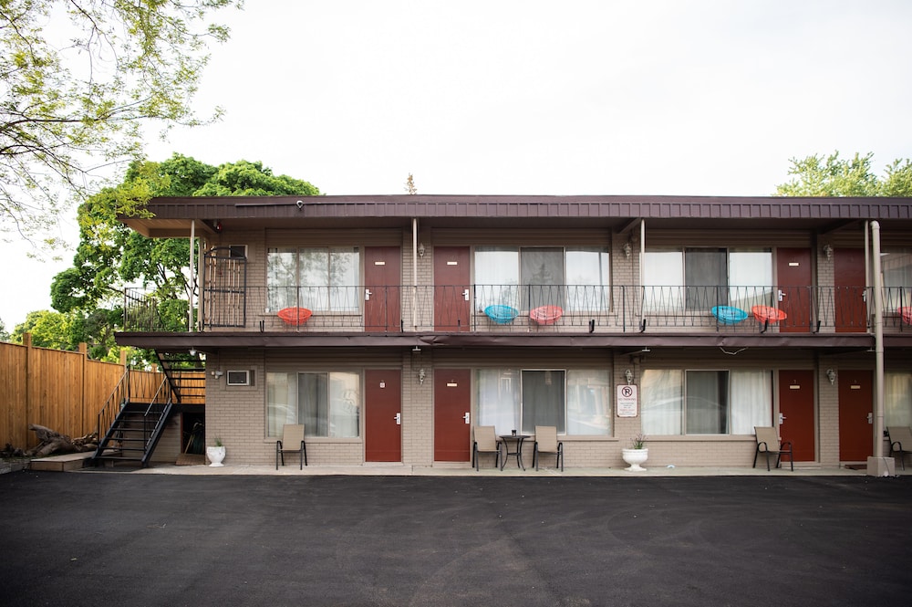 Advance Inn photo5