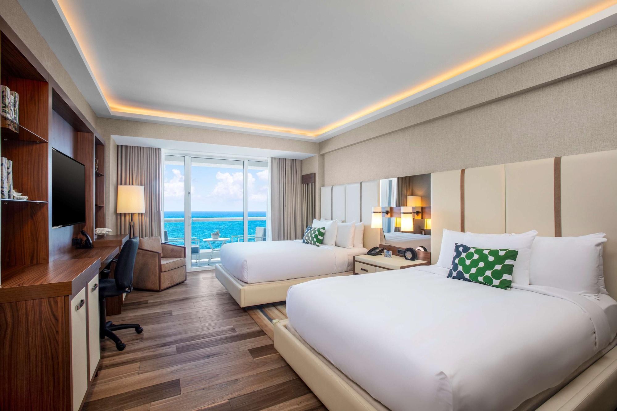 STUDIO, 2 QUEEN BEDS, OCEAN FRONT