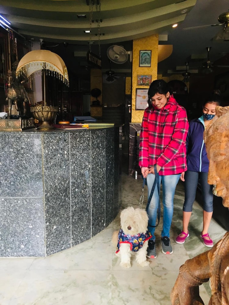 HOTEL MEENAKSHI 3/48
