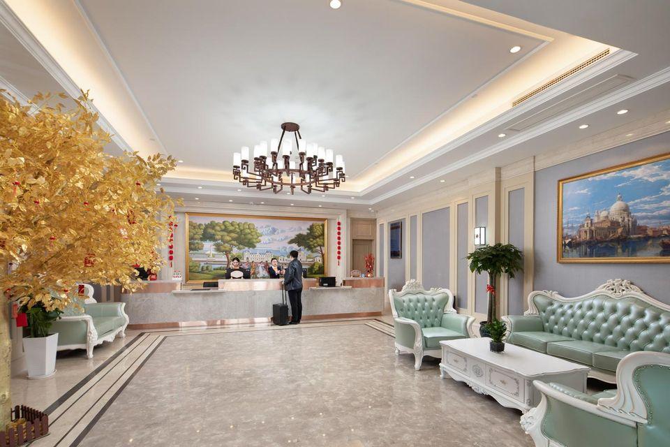 Vienna Hotel (Nanjing Maigao Bridge Subway Station Branch) 6/21