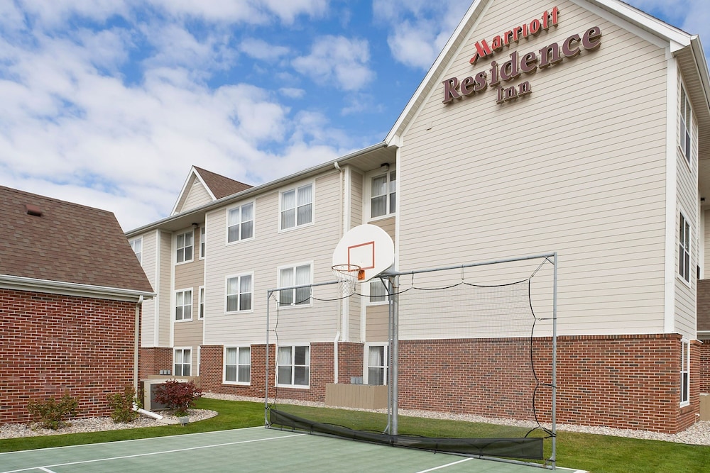 MainStay Suites Appleton Airport - Fox River Mall Area 3/46