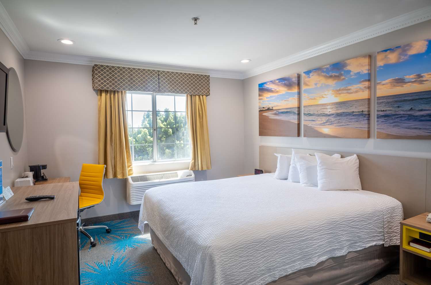 Days Inn by Wyndham Santa Monica 17/45