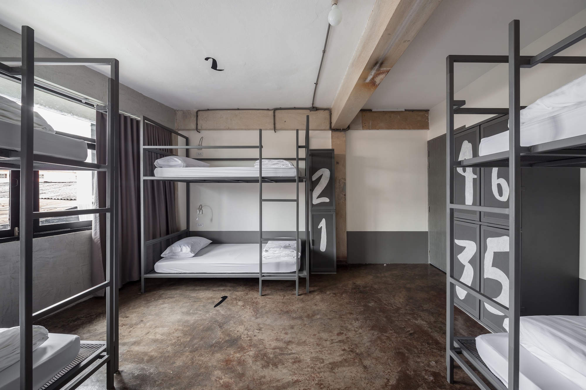 MIXED DORM, 6 BEDS