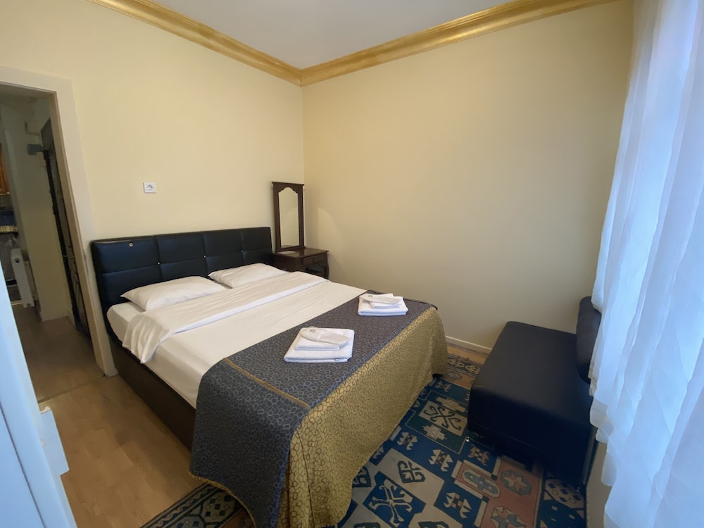 Mehmet Bey Hotel 10/70