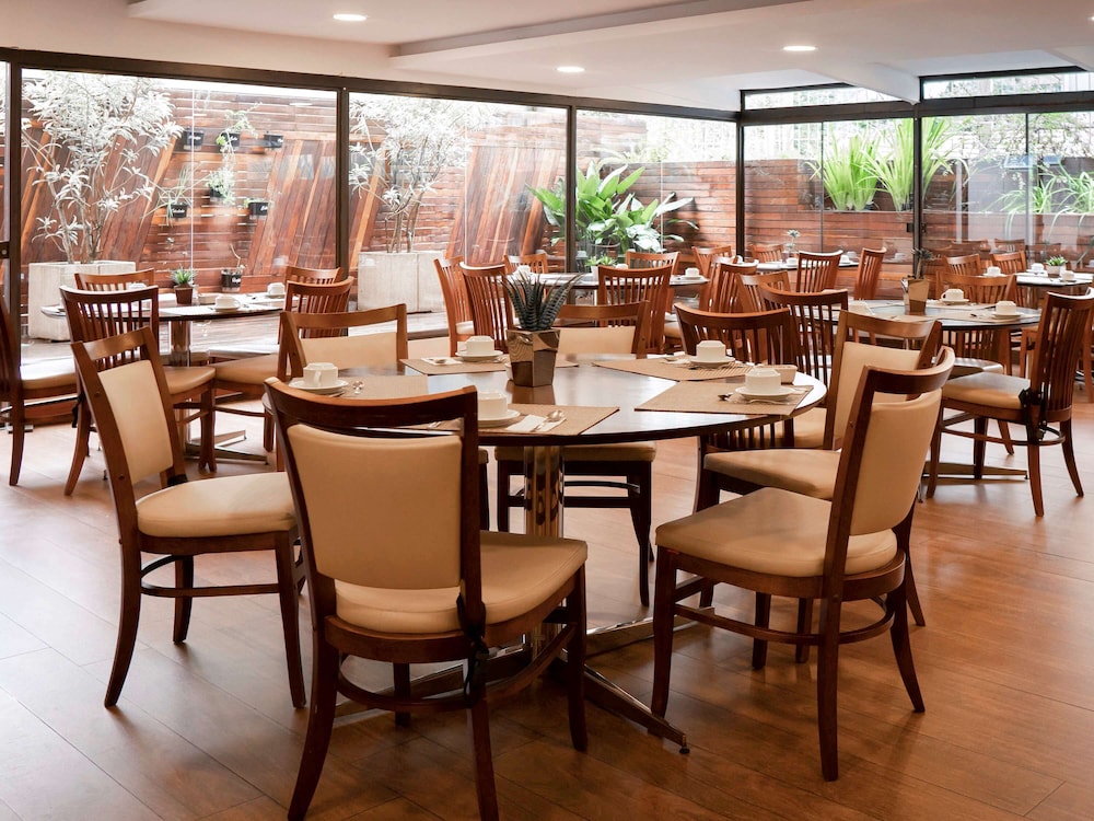 Mercure Curitiba Golden Hotel 64/79