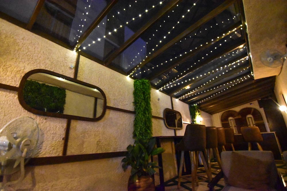 Pearl Gate Hotel 32/50
