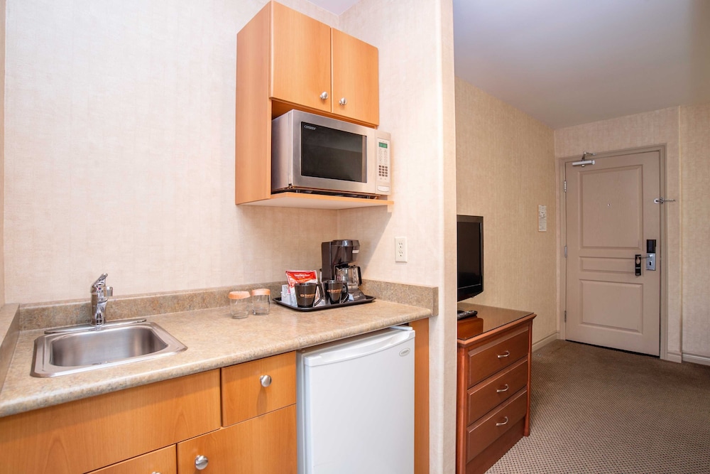 Sandman Hotel & Suites Regina 43/47