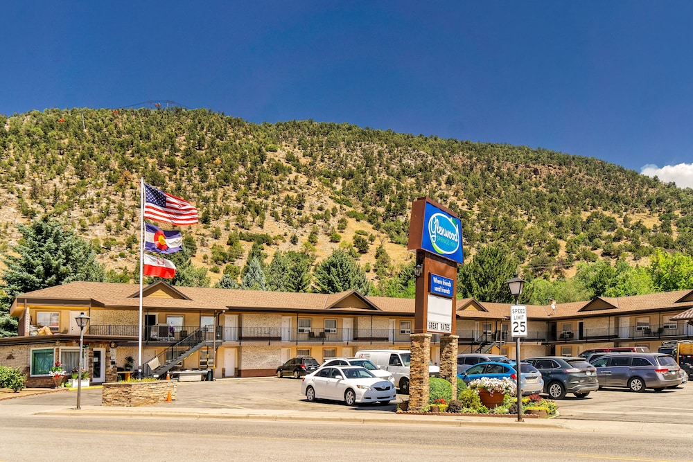 Glenwood Springs Inn 60/62