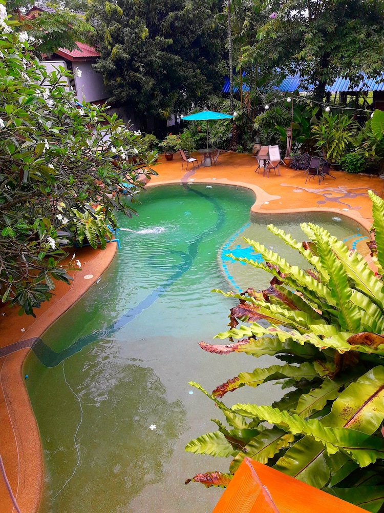 Shanti Lodge Phuket 8/58
