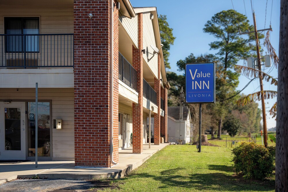 Oak Tree Inn Livonia West 2/22