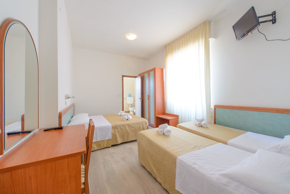Hotel Sirena 6/30