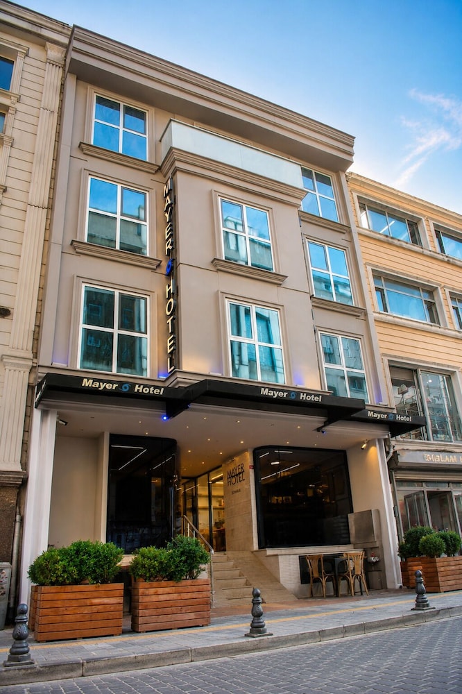 Mayer Hotel 4/48