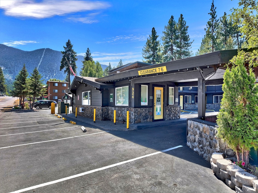 Secrets Inn Lake Tahoe 54/71