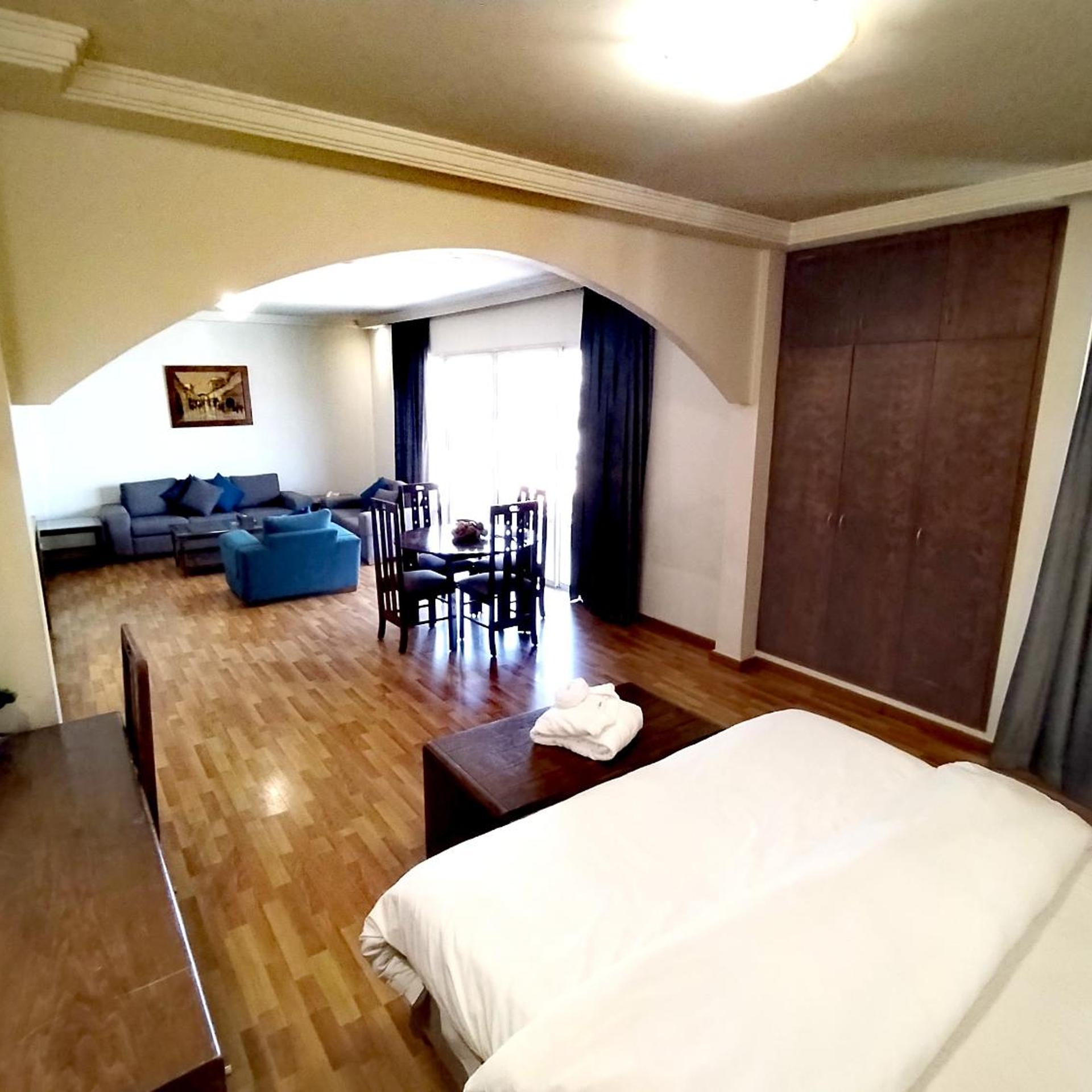 White House Suites 23/58