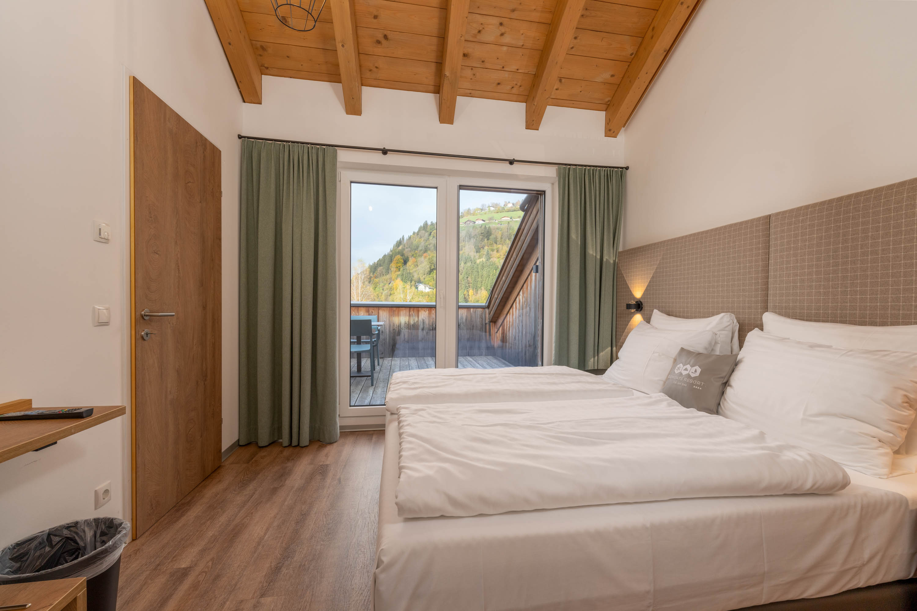 2 Bedrooms, Suite