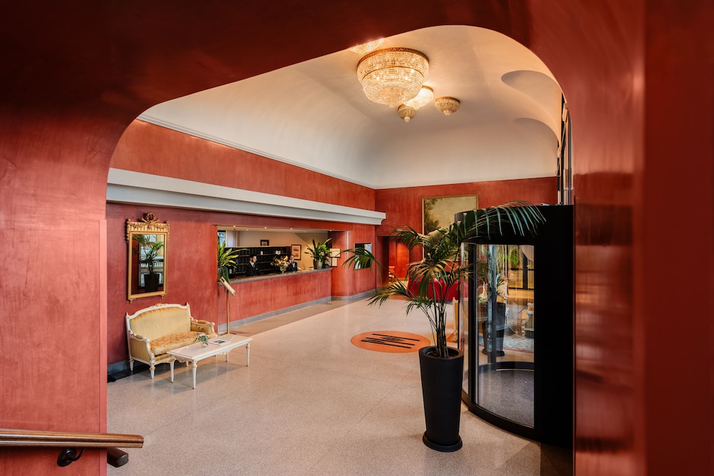 Palace Hotel 31/49